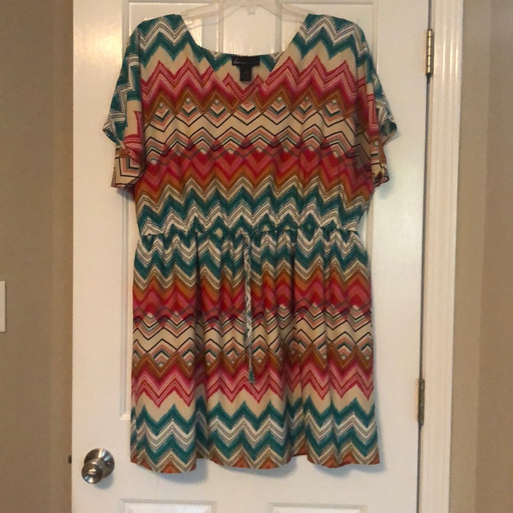 ‼️Closet closing 1/14‼️ Cute geo dress!